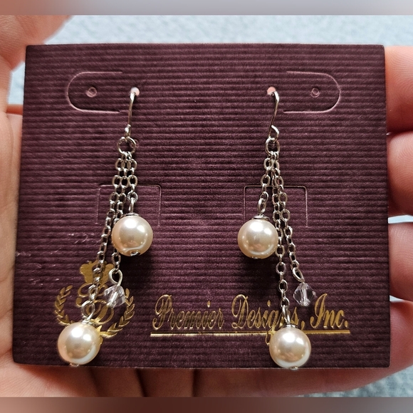 Premier Designs Faux Pearl Dangle Earrings, Silver, White, NIB - Picture 2 of 10